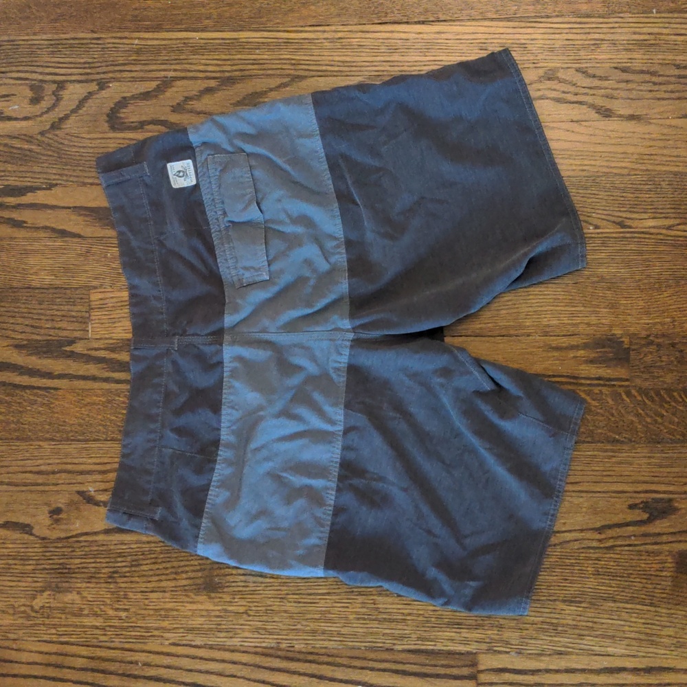 Shorts - Picture 2 of 4